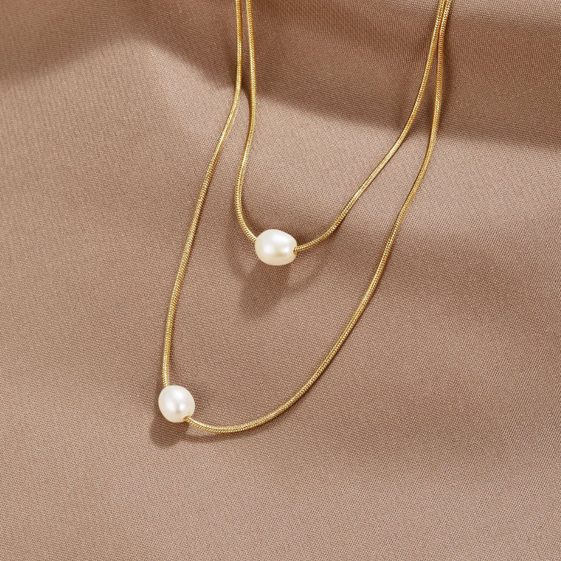 Necklace : Ketting Goud - Mira Pearl 40cm in van Pantino