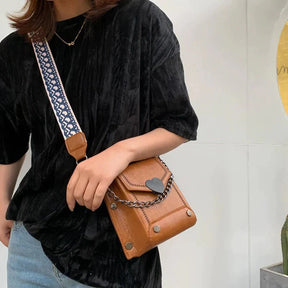 bags : Schoudertas Dames Wijnrood - Stoere Leren met Riem - PU-Leer in Bruin van Pantino