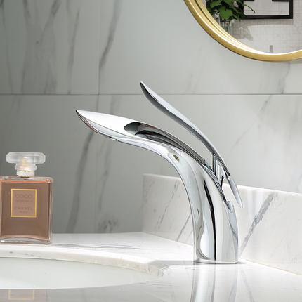 home & garden : Luxe Gebogen Badkamerkraan Roségoud - Elegant Design - RVS in Chroom van Pantino