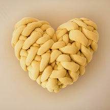 home & garden : Grof Gebreid Hartkussen voor een Gezellig Thuis - Heartpillow - Wit in Geel van Pantino