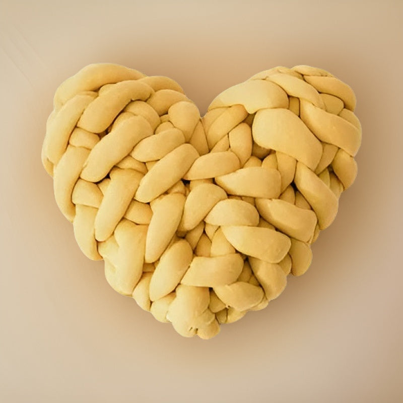 home & garden : Grof Gebreid Hartkussen voor een Gezellig Thuis - Heartpillow - Wit in Geel van Pantino
