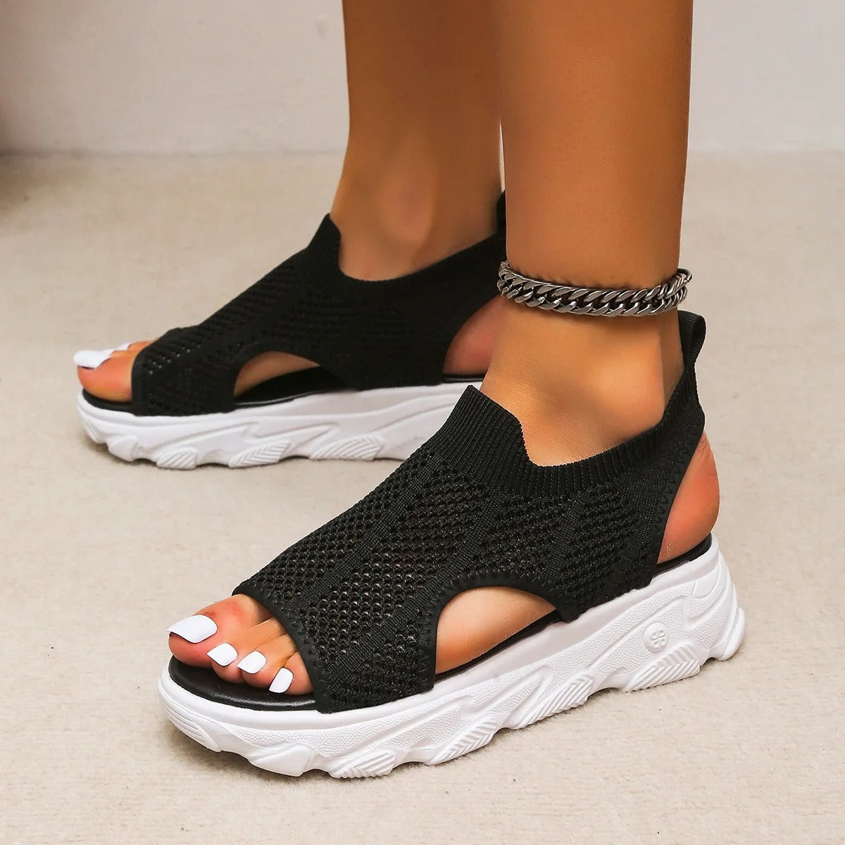 Sandals : Dames Scandinavische Sandalen - Beige Leren Comfortabele Zomersandalen in Zwart van Pantino