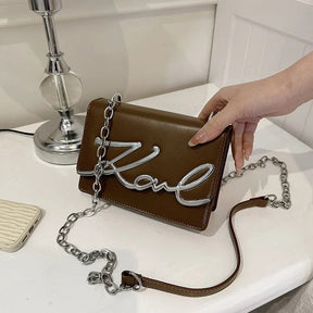 bags : Chique Chain Tas - Modieus en Praktisch Doordacht - Bruin in van Pantino