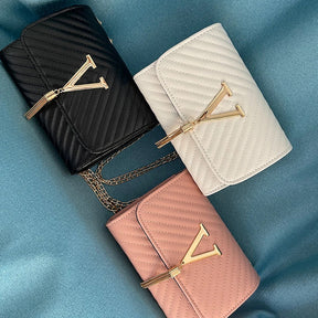 bags : GlamourGrip Tassel Tas - Modieus en Duurzaam. - Zwart in van Pantino