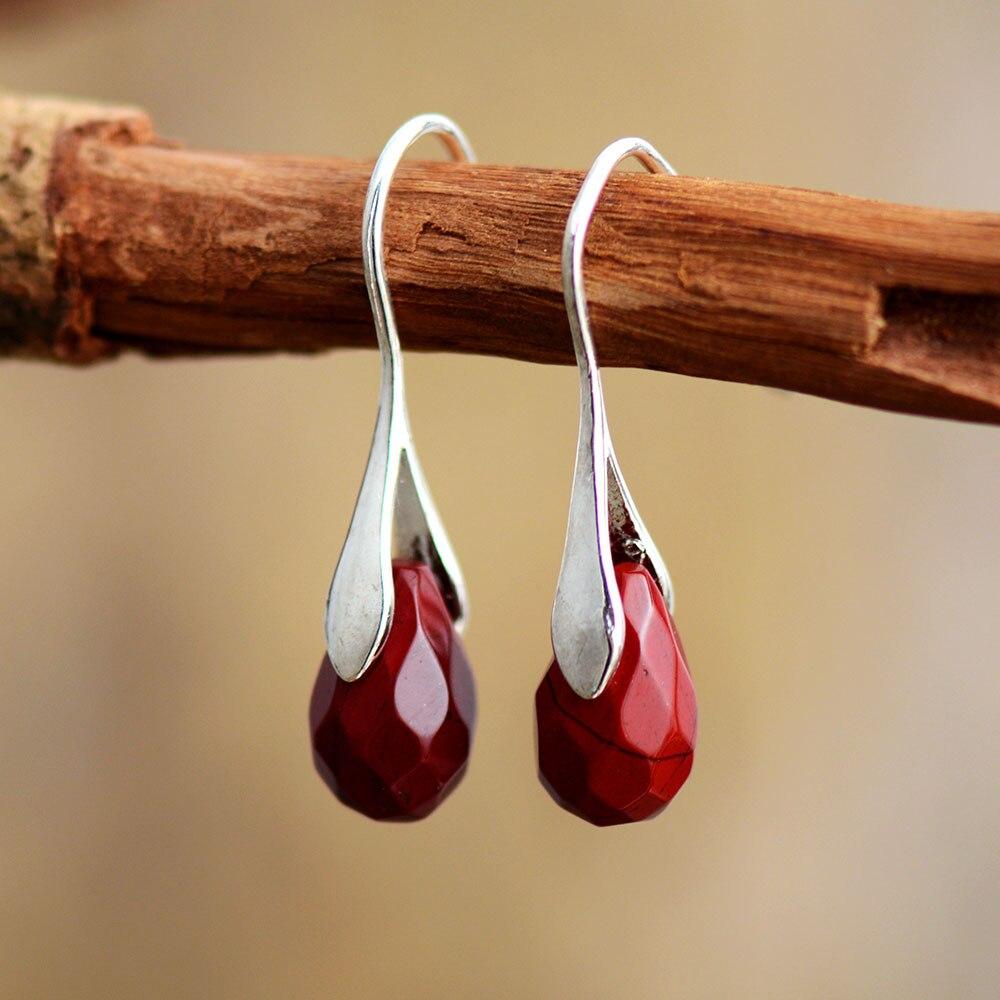 Earrings : Desire Vallende Druppel Gemstone van Rode Jaspis of Amethist in Rode Jaspis van Pantino