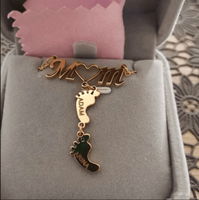 Necklace : Ketting Kinderen Zilver - Baby Voeten Moeder in Goud 8 voet van Pantino