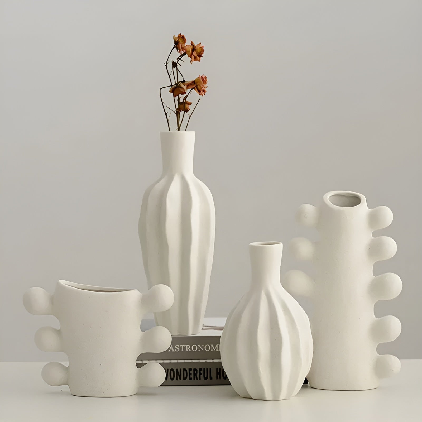 home & garden : Minimalistische Vaas - Scandinavisch Ongeglazuurd Keramiek - Keramiek in van Pantino