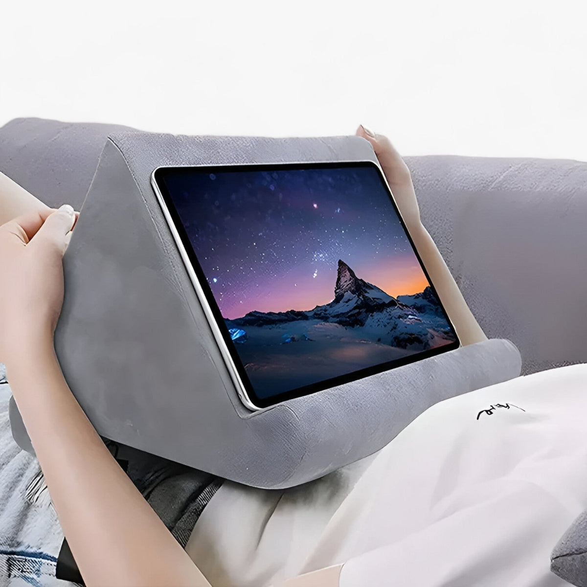 Tablet Holder Pillow : Tablethouder Kussen - Comfortabel voor Apparaten - Bed Gebruik in van Pantino
