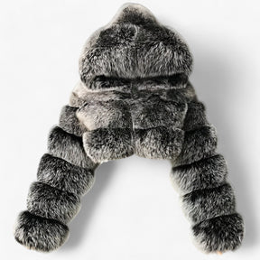 Faux Fur Jacket : Jas Zilvergrijs - Adele Zachte van Imitatiebont - Luxueuze Warmte en Elegantie in Zilvergrijs van Pantino