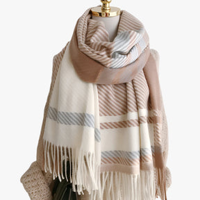Scarf : Vintage Geblokte Sjaal - Elegante en Comfortabele Sjaal - Lichtgrijs in Olijfgroen One size van Pantino