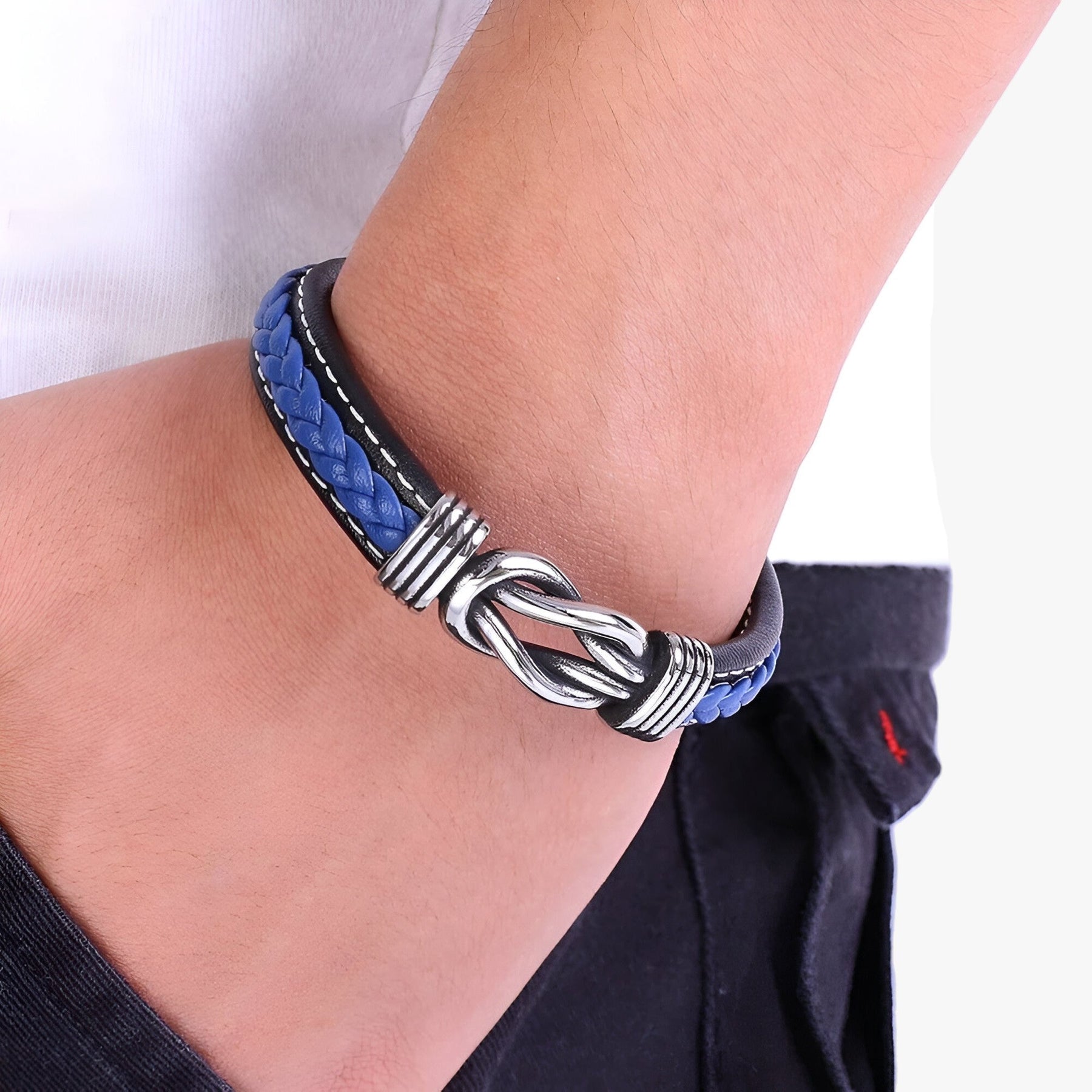 Men's Leather Bracelet : Heren Leren Armband Zwart - Echt Leer, Verstelbaar & Stoer Design in van Pantino