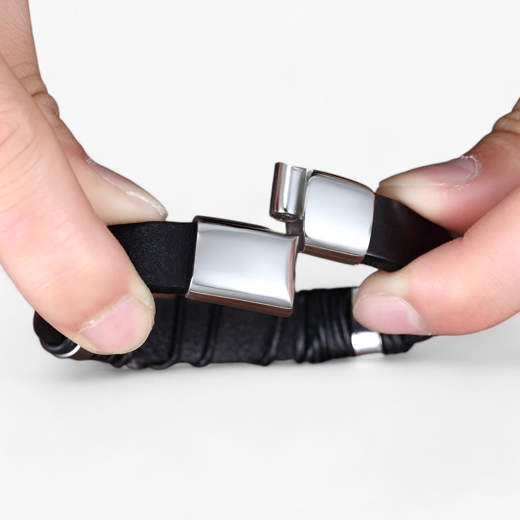 Men's Leather Bracelet : Heren Leren Armband Zwart - Echt Leer, Verstelbaar & Stoer Design in van Pantino