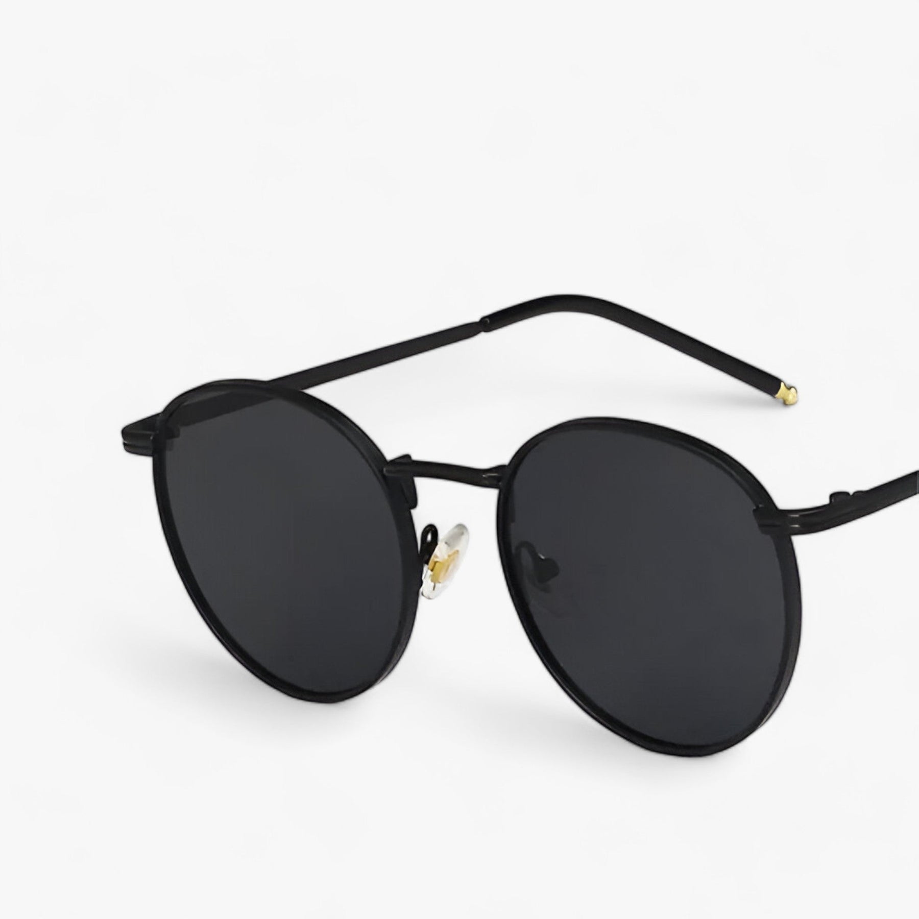 Sunglasses : Designer Zonnebril Dames - Veelzijdige Ronde Glazen voor Dagelijks Gebruik - Zwart Grijs in Zwart Grijs van Pantino