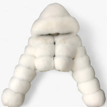 Faux Fur Jacket : Jas Zilvergrijs - Adele Zachte van Imitatiebont - Luxueuze Warmte en Elegantie in Wit van Pantino
