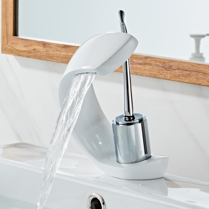 home & garden : Moderne Gebogen Watervalkkraan - Badkamer Wastafel Design - RVS in van Pantino