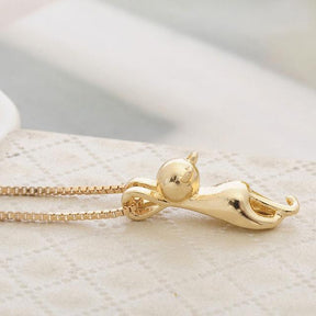 Necklace : Prachtige Ketting met Kattenhanger - Zilver in Goud van Pantino