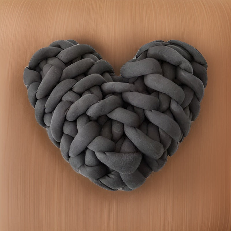 home & garden : Grof Gebreid Hartkussen voor een Gezellig Thuis - Heartpillow - Wit in Grijs van Pantino