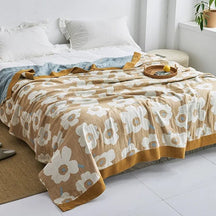 home & garden : Sloane Zacht, Gebreid Dekbedovertrek - Bloemen Geel-Groen in Bloemen Bruin-Blauw-Bruin van Pantino