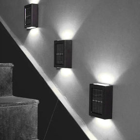 outdoor equipment : Draadloze LED Solar Wandlampen Deluxe - Efficiënte Verlichting voor Jouw Buitenmuren in van Pantino