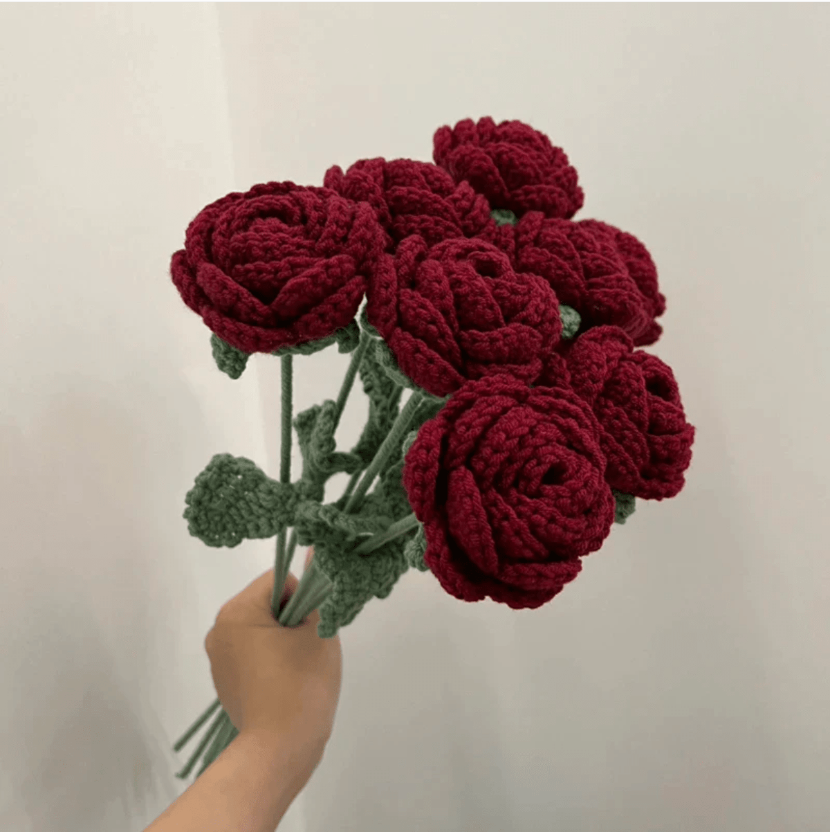 home & garden : The Knitted Roses - Prachtig Decoratiestuk in van Pantino