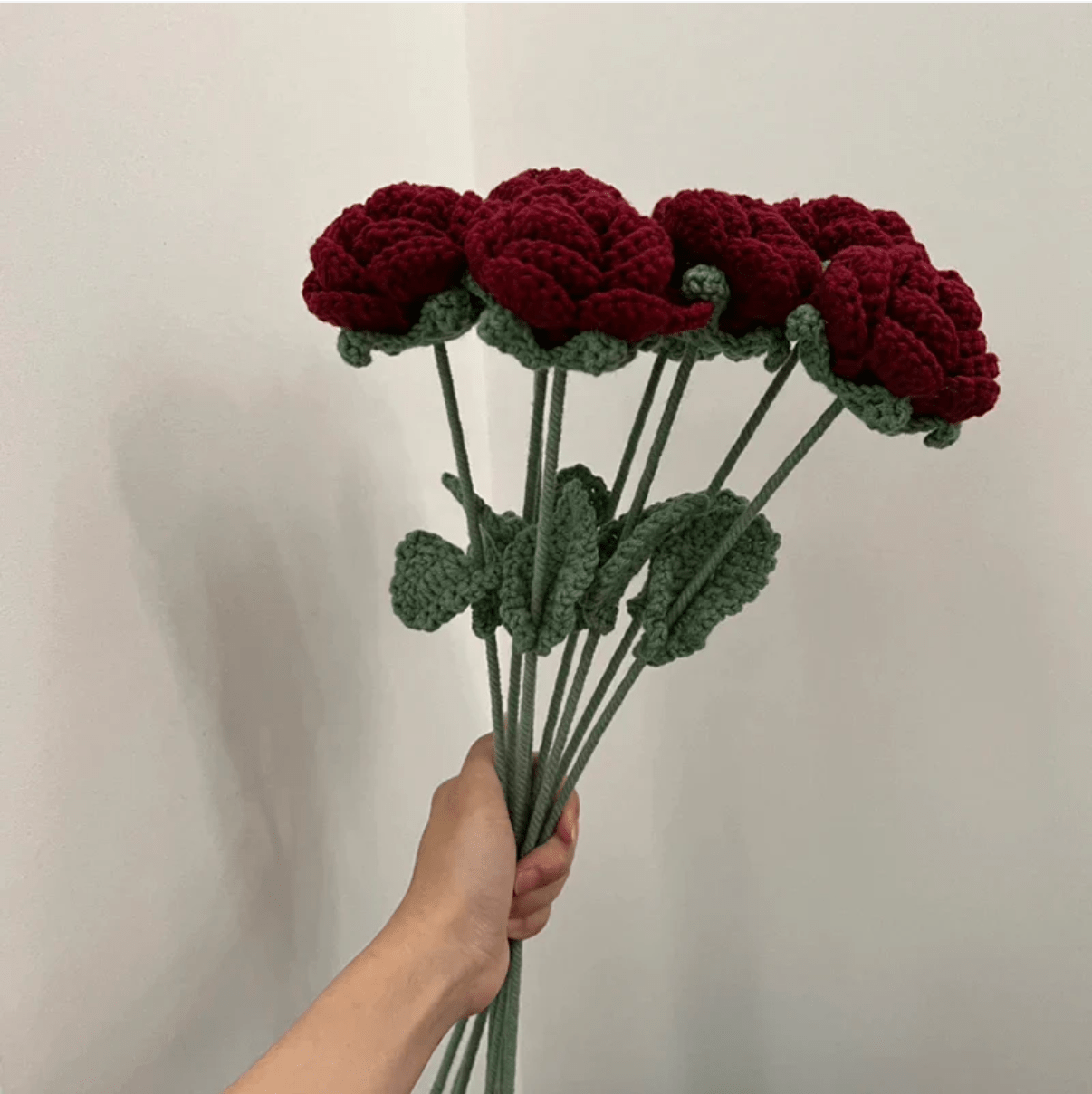 home & garden : The Knitted Roses - Prachtig Decoratiestuk in van Pantino