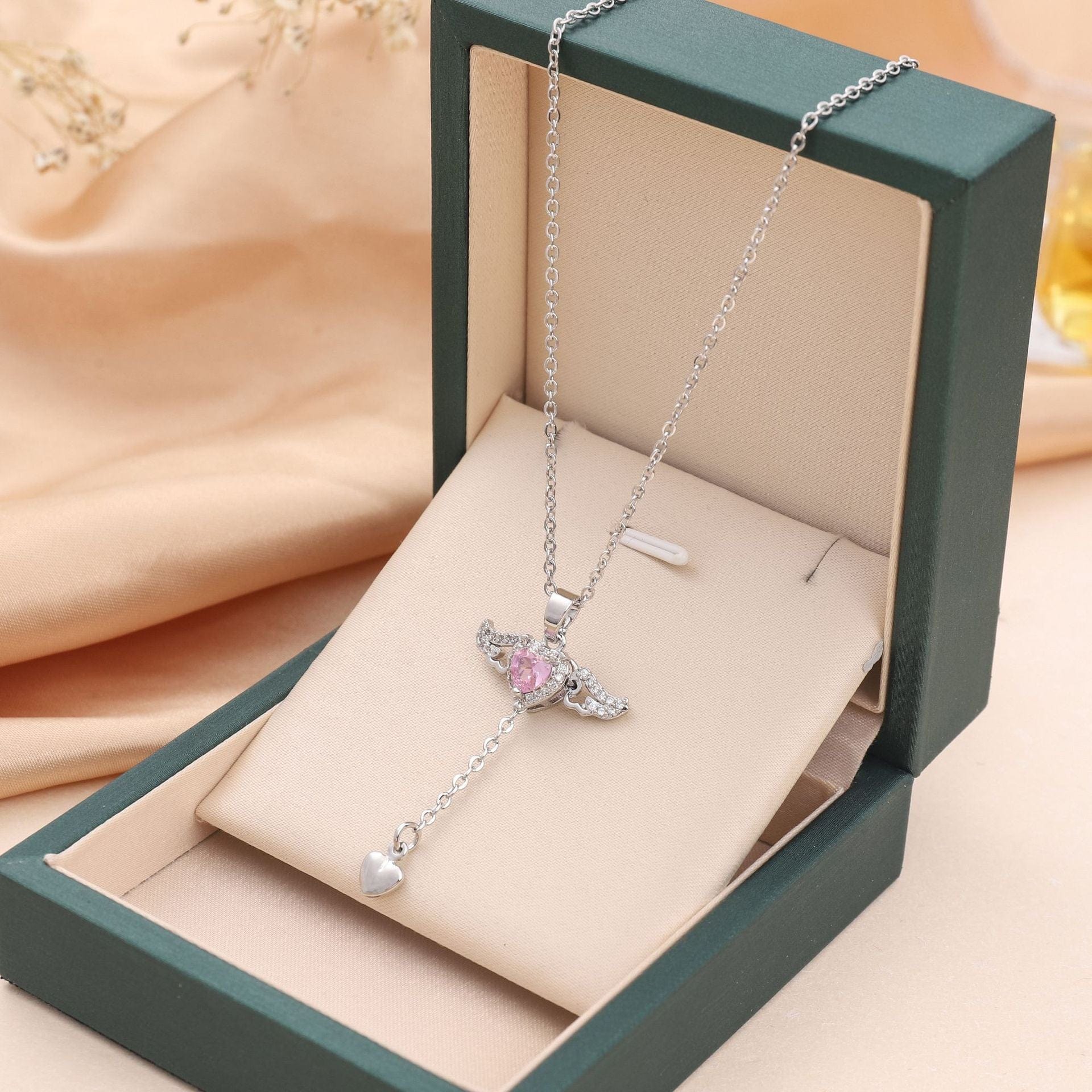 Necklace : Ketting Zilver - Elegante Engel Vleugels in Zilver van Pantino