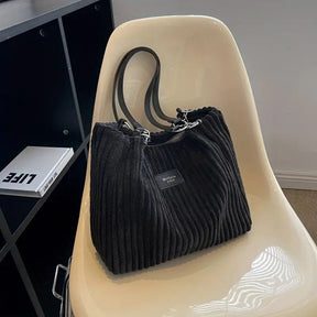 bags : Schoudertas Crèmewit - ToteBag - Reizen Vrouwelijke Ketting in Zwart van Pantino