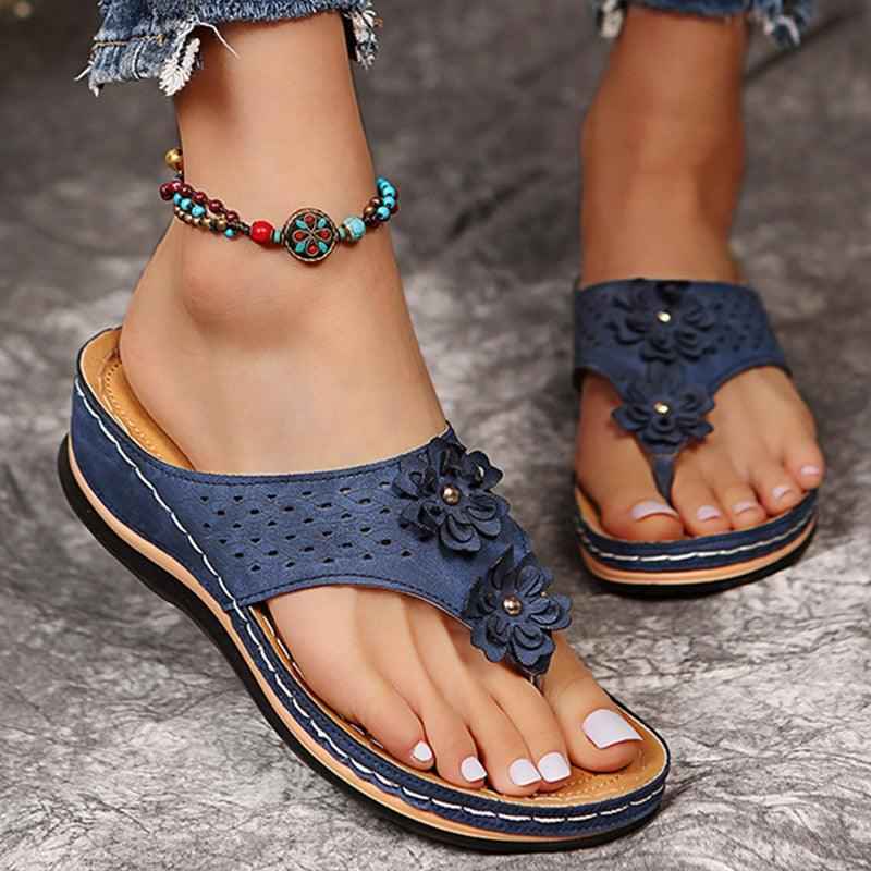 Slippers : Slippers voor Dames, Zwart in van Pantino