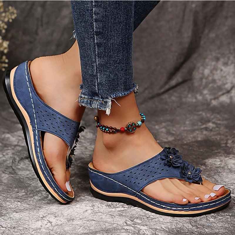 Slippers : Slippers voor Dames, Zwart in van Pantino