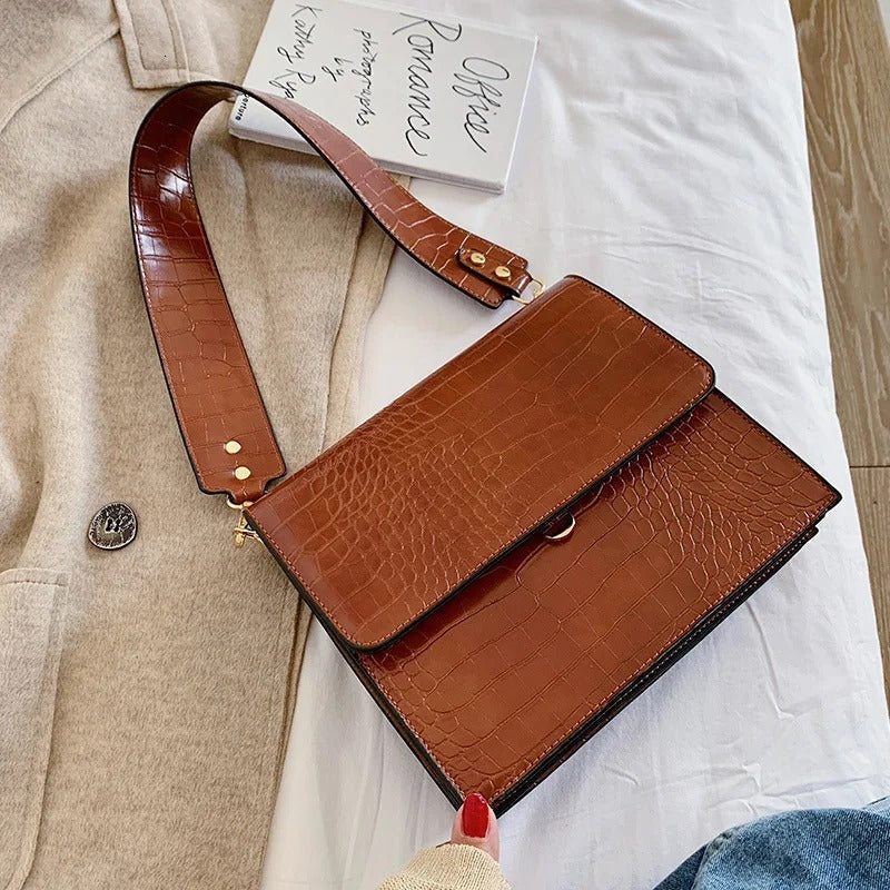 bags : Schoudertas Zwart - Chic Lucia in van Pantino