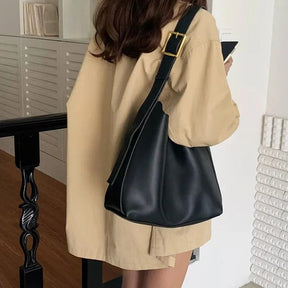 bags : Vera Shoulder Bag Brown - Tas in van Pantino