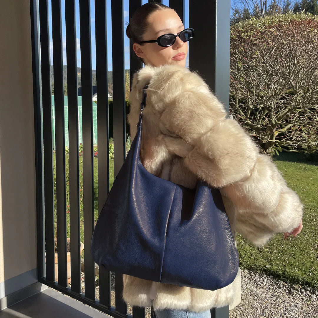 bags : Kaia Vegan Leren Hobo Tas - Wijnrood in van Pantino