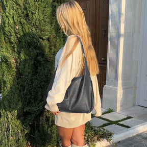 bags : Kaia Vegan Leren Hobo Tas - Wijnrood in van Pantino
