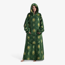 home & garden : WarmBlanket - Zachte Warme Fleece Trui Deken - Wit Panda in Groene leeuw van Pantino