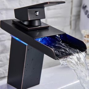 home & garden : Watervaluitloop met Eenhendelmengkraan voor Wastafel met LED Verlichting - Elia - Brons Zwart in van Pantino