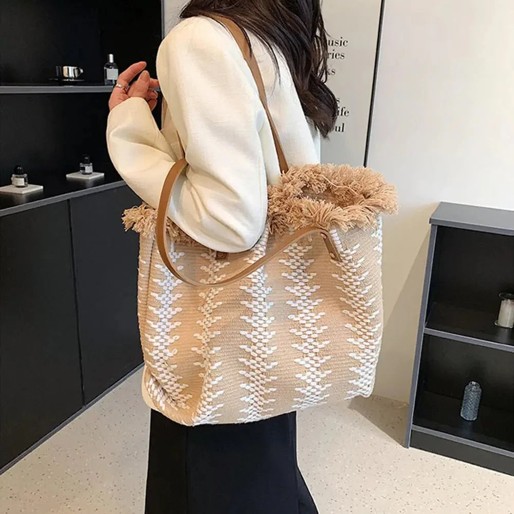 bags : Geweven Tas Dames - Grote Capaciteit Stijlvol - Rotan in Beige van Pantino
