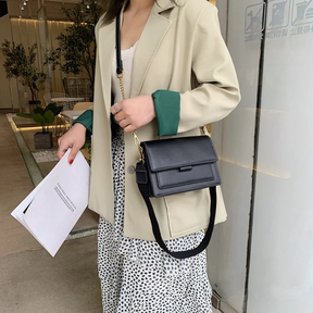 bags : Crossbody Tas Dames Zwart - Zachte Textuur Klepsluiting - PU-Leer in van Pantino