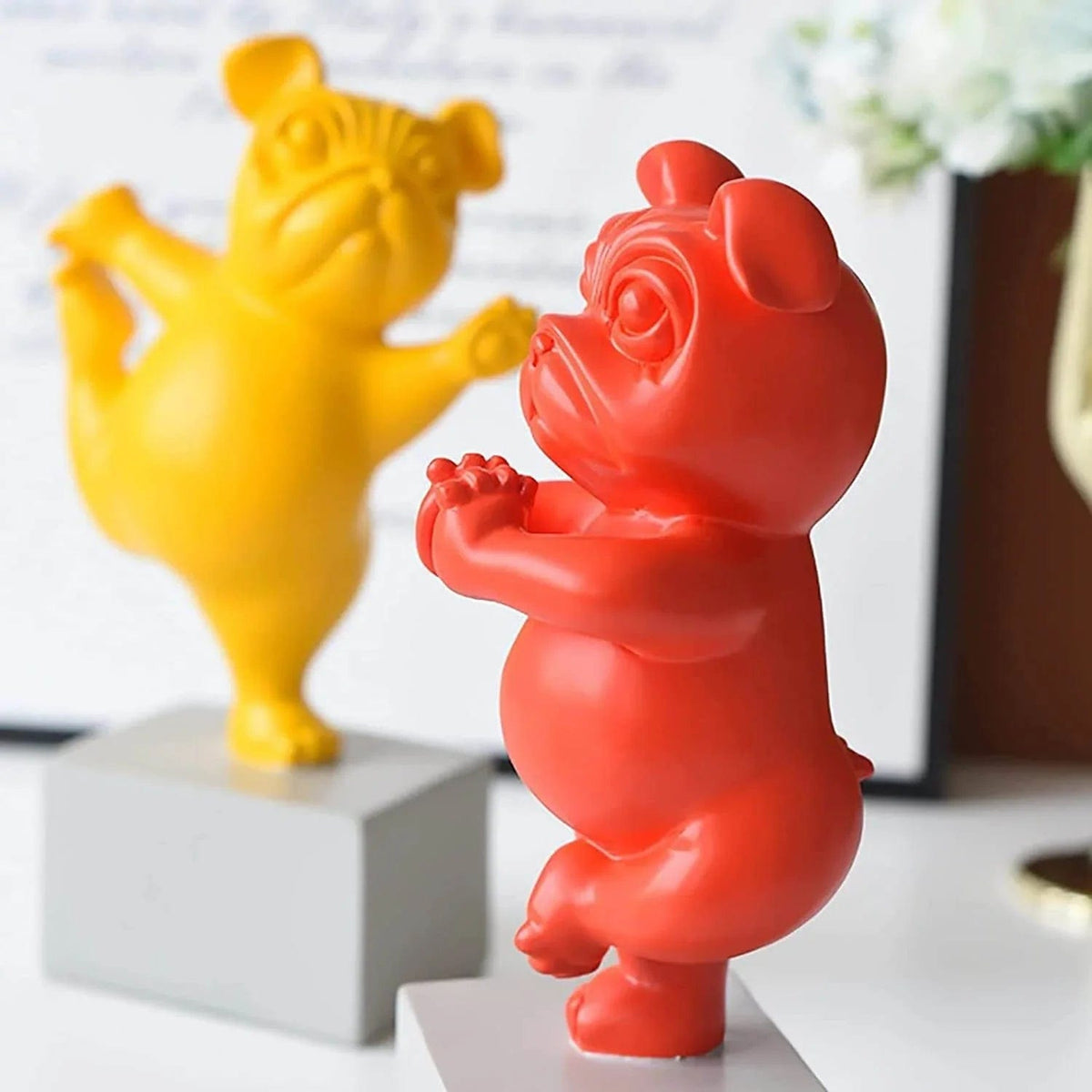 home & garden : Yoga Bulldog Beeldje - Geel in Rood van Pantino
