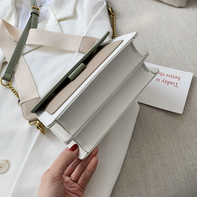 bags : Dames Crossbody-Tas van Groen Leer met Zachte Textuur en Klep Sluiting in van Pantino
