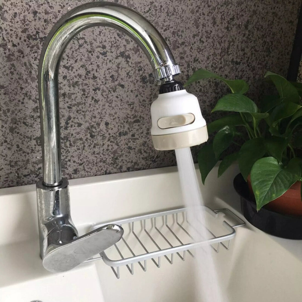 home & garden : 360° Kraankop Maak Afwassen Handiger Leer in van Pantino