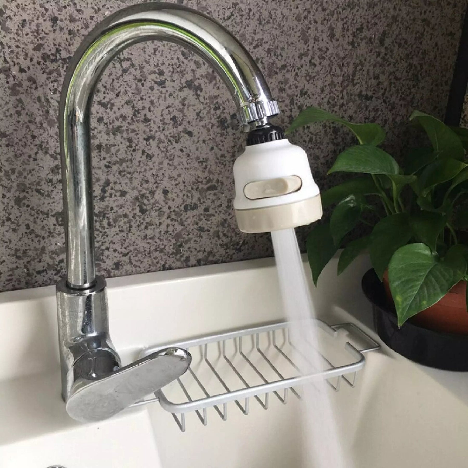 home & garden : 360° Kraankop Maak Afwassen Handiger Leer in van Pantino