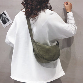 bags : Schoudertas Zwart - SlingBag Crossbody in Groen van Pantino