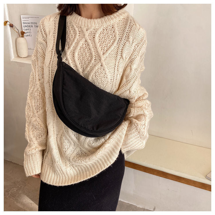 bags : Schoudertas Zwart Crossbody Sling Bag Leer Dames - Compact & Stijlvol in Zwart van Pantino