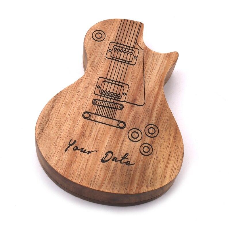 Guitar Pick : Gegraveerde Houten Gitaar Picks in van Pantino