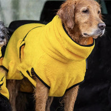 pets : FleeceFlow - Absorberende Hondenbadjas - Groen in Geel van Pantino