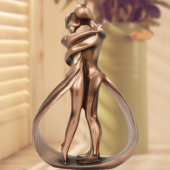 home & garden : Everlasting Embrace - Echtparen Beeldje in van Pantinoshop