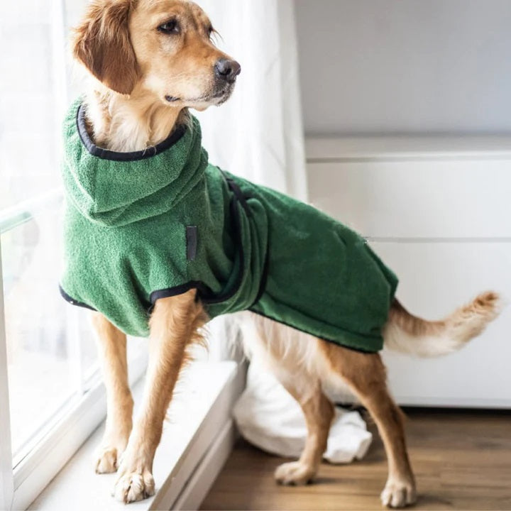 pets : FleeceFlow - Absorberende Hondenbadjas - Groen in Groen van Pantino