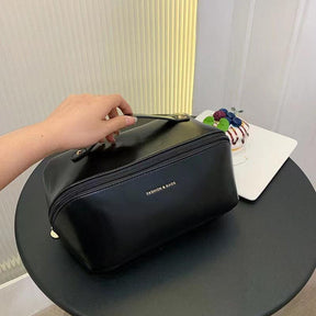 bags : Toilettas Wit - Ruime Organizer voor Make-up & Toiletartikelen in Zwart van Pantino