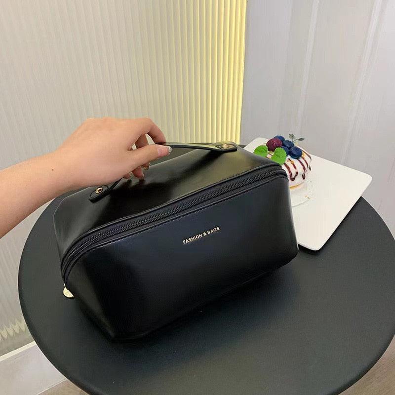 bags : Toilettas Wit - Ruime Organizer voor Make-up & Toiletartikelen in Zwart van Pantino