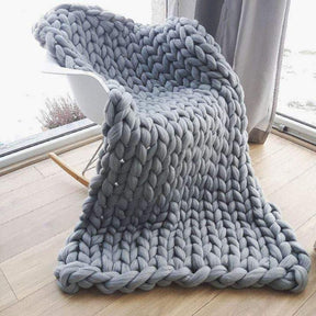 home & garden : Chunky Gebreide Deken - Handgemaakt Plaid van Merinowol in Grijs van Pantino